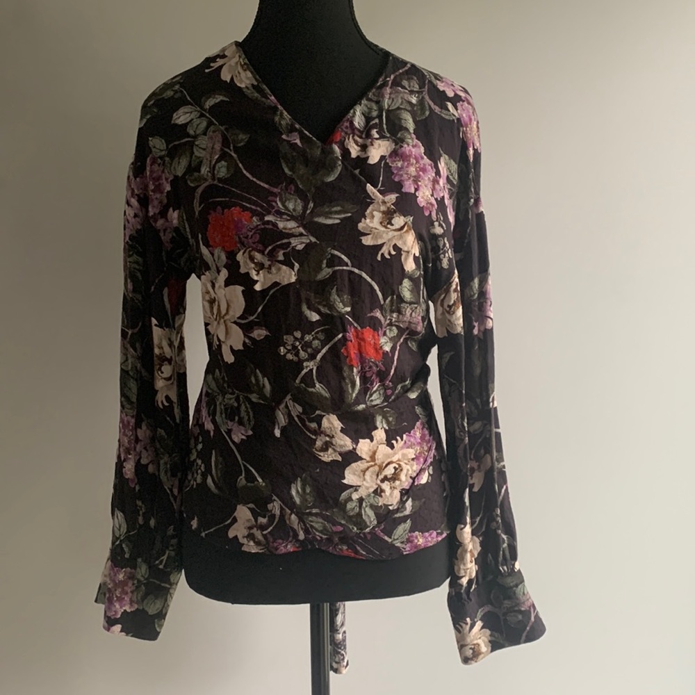 Collective Consepts wrap-around blouse